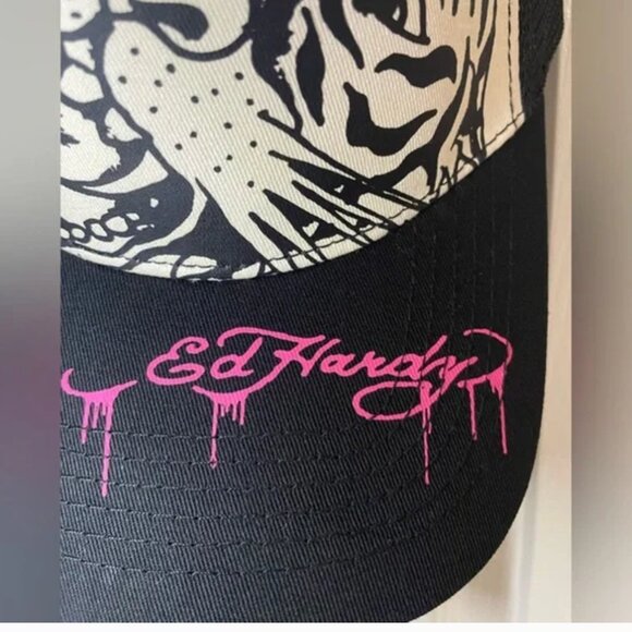 Ed Hardy Tiger Outline Trucker Hat Mesh Snapback Cap Ivory Black NWT - Picture 2 of 4